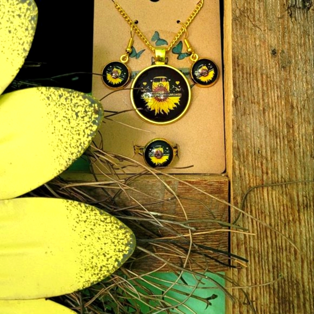 Sunflower Van Gold Plated Necklace Set - Gold Plated-NWT